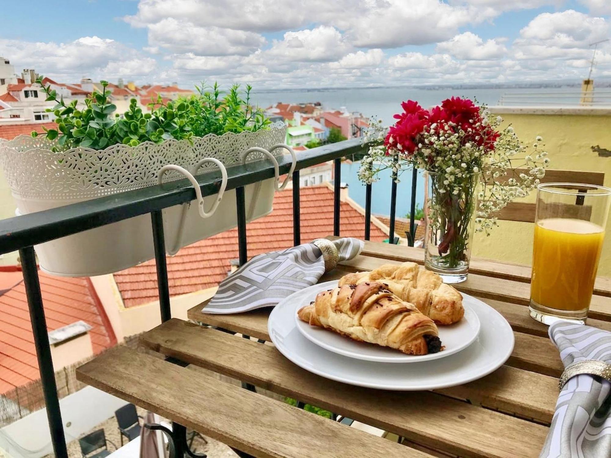 Comfortable Apartment With Balcony And Sea View In Lisbon 50 M² Luaran gambar